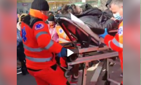 VIDEO // Unei persoane, blocată de poliție la Cimișlia, i s-a făcut rău. A fost nevoie de intervenția medicilor